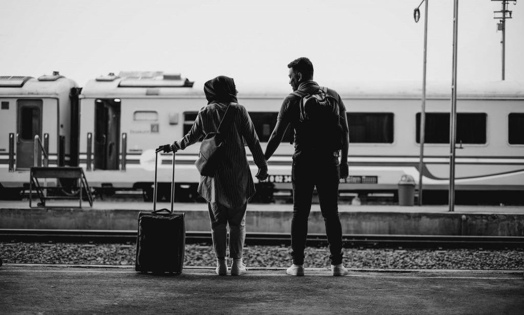 Navigating Romantic Relationships as an Expat: Overcoming Cultural Barriers and Fostering Emotional Well-being